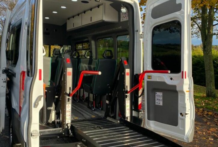 7 FYJ wheelchair lift