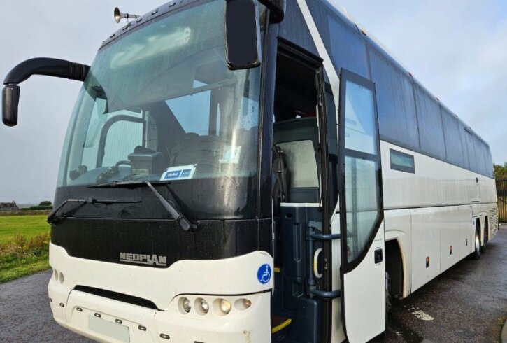 2015 Neoplan Tourliner Triaxle Euro 6 - Image 1