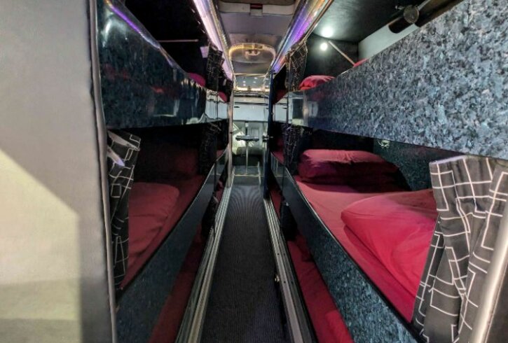 15 bed band bus interior 5 2mb