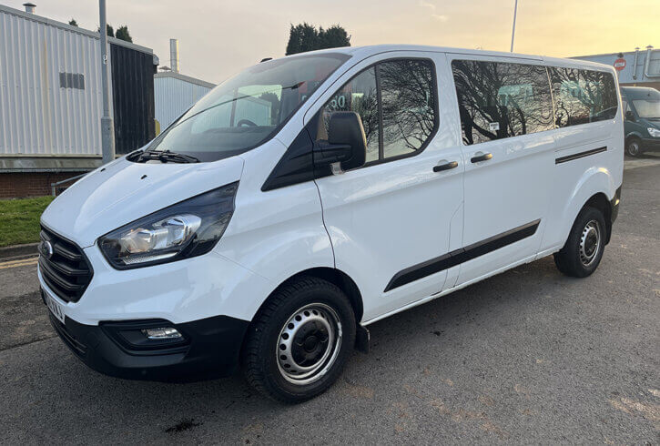 2021 (21) Ford Transit Kombi - Image 1